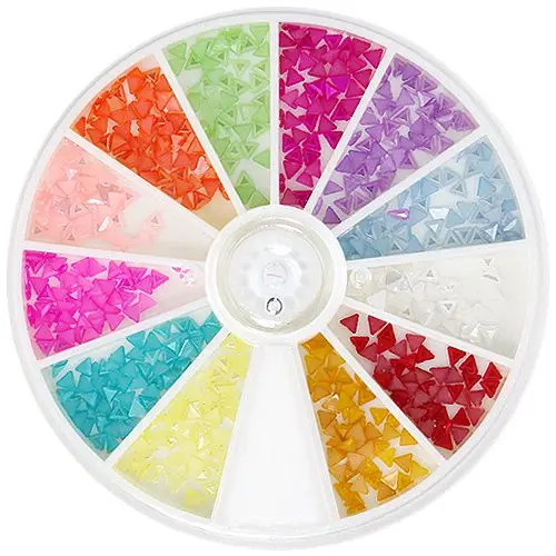 Decorațiuni unghii într-o cutiuță - formă de triunghi